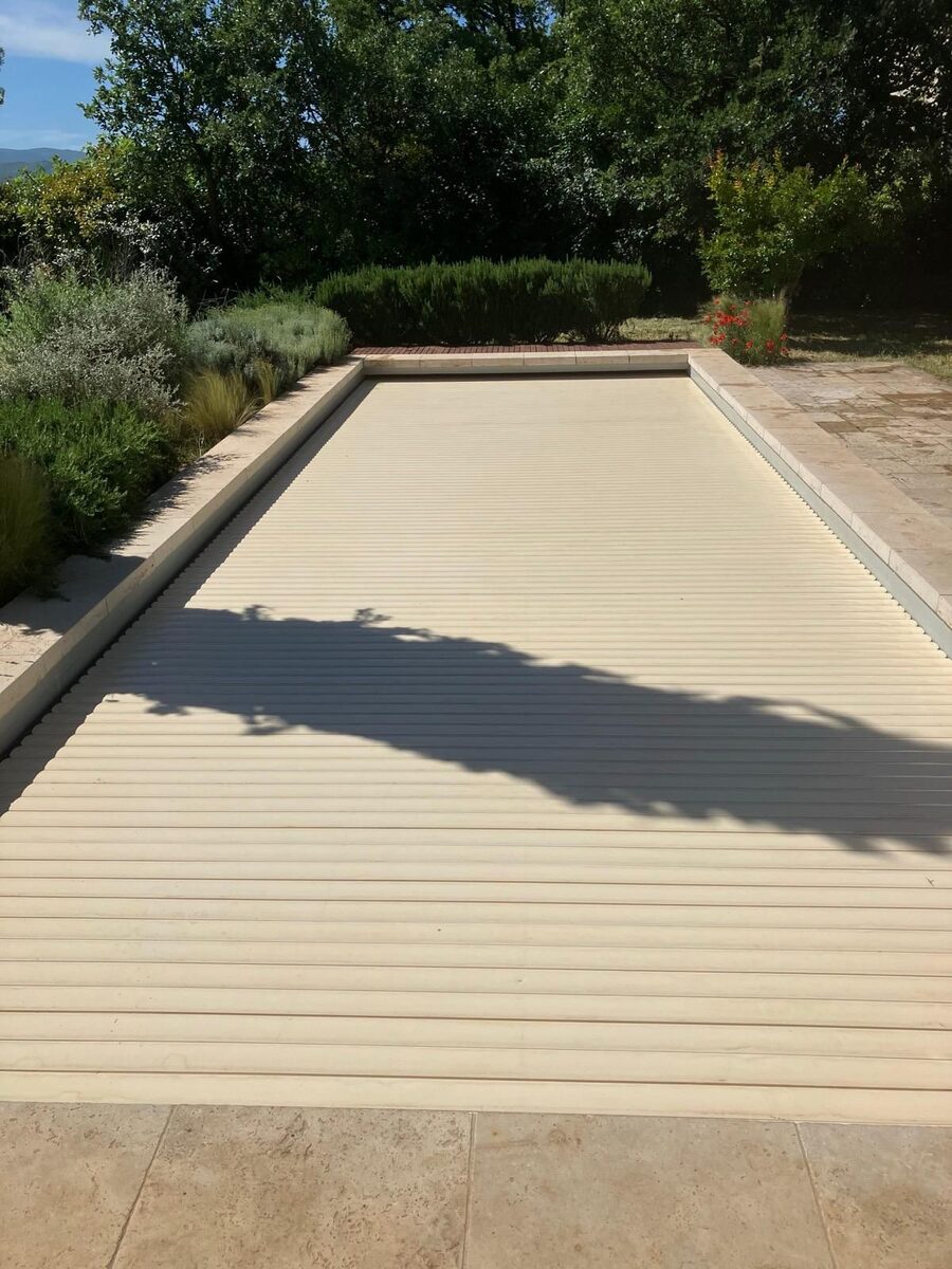 Volet roulant piscine en Provence — Cap'Eau Piscine
